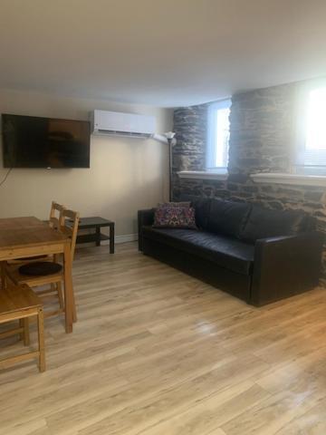 Downtown One Bedroom/Historic Bauer Terrace 哈利法克斯 外观 照片